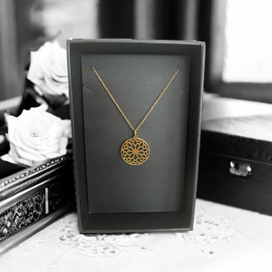 FLOWER CIRCLE GOLD NECKLACE